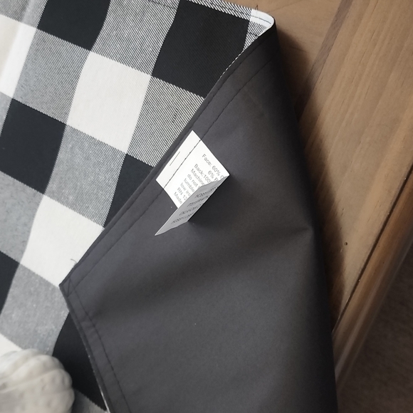 Buffalo creek table runner - Picture 3 of 3